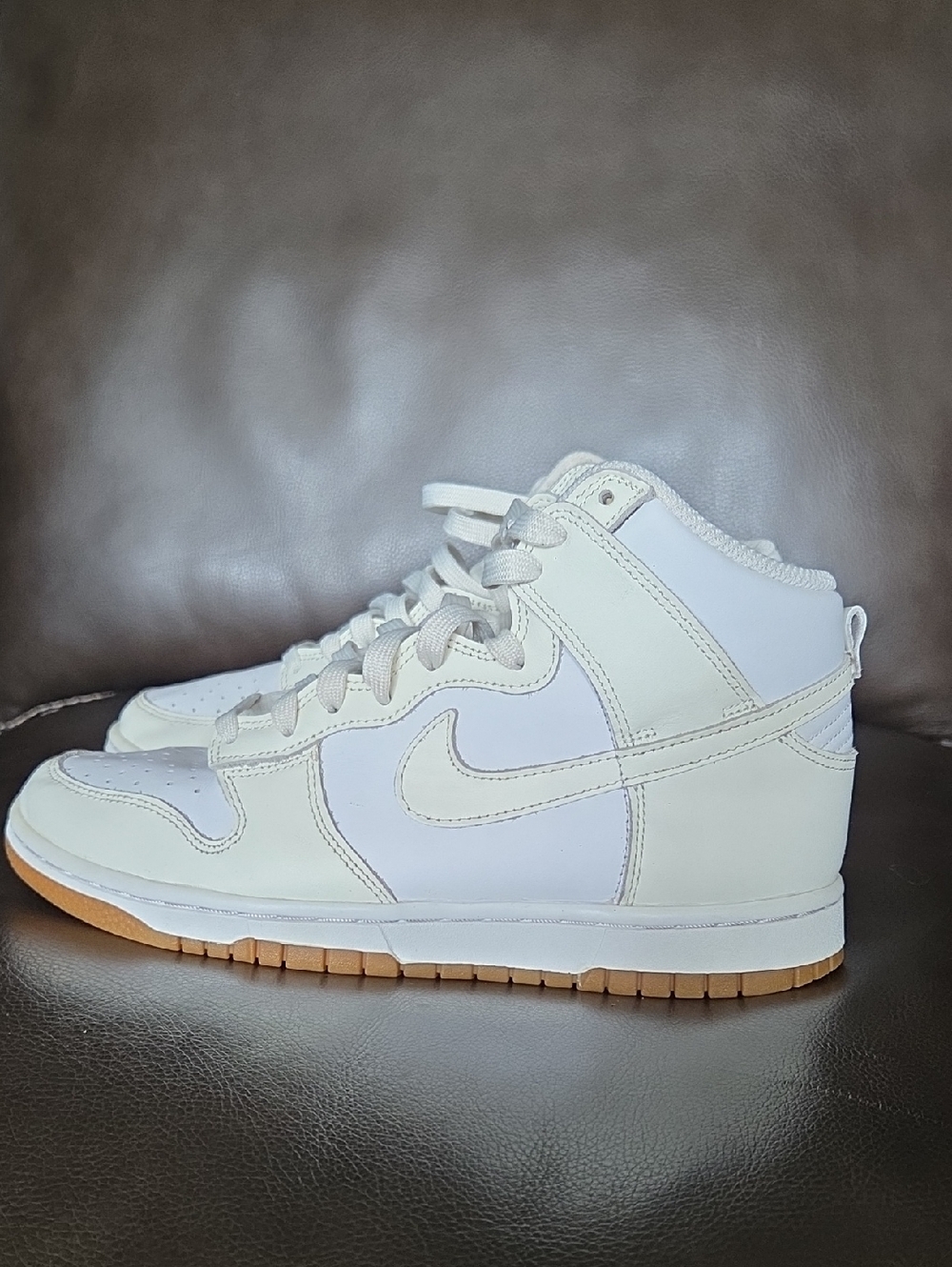 Nike Dunks High-Top Sneakers 7.5 White Cream Gum Sole